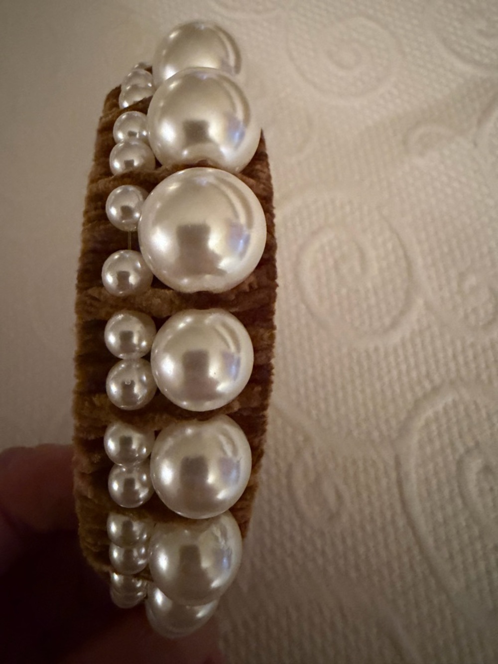 Pearl-Embellished Brown Velvet Headband
